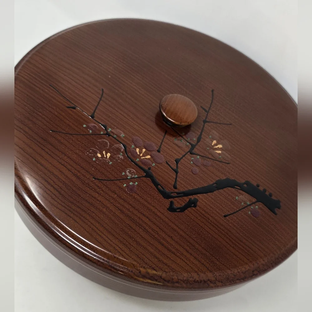Vintage lazy‎ susan bento box japanese lacquer finish serving divided bowl.